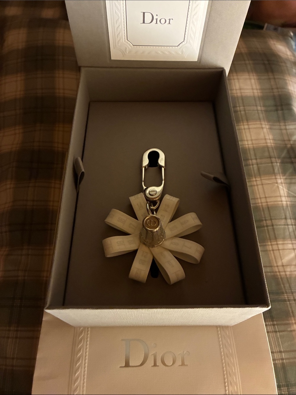 SOLD Dior '26 Daisy Bag Charm JW Jonathan Anderson - Picture 10 of 10